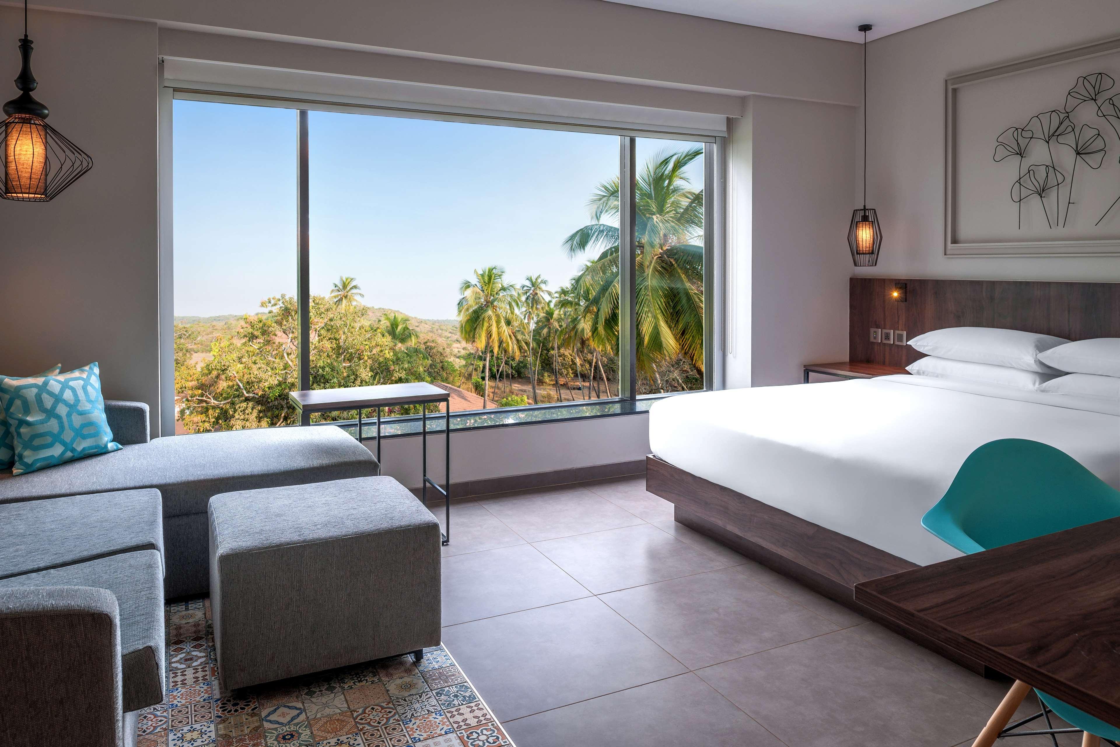 Hyatt Centric Candolim Goa Exterior foto Deluxe Room