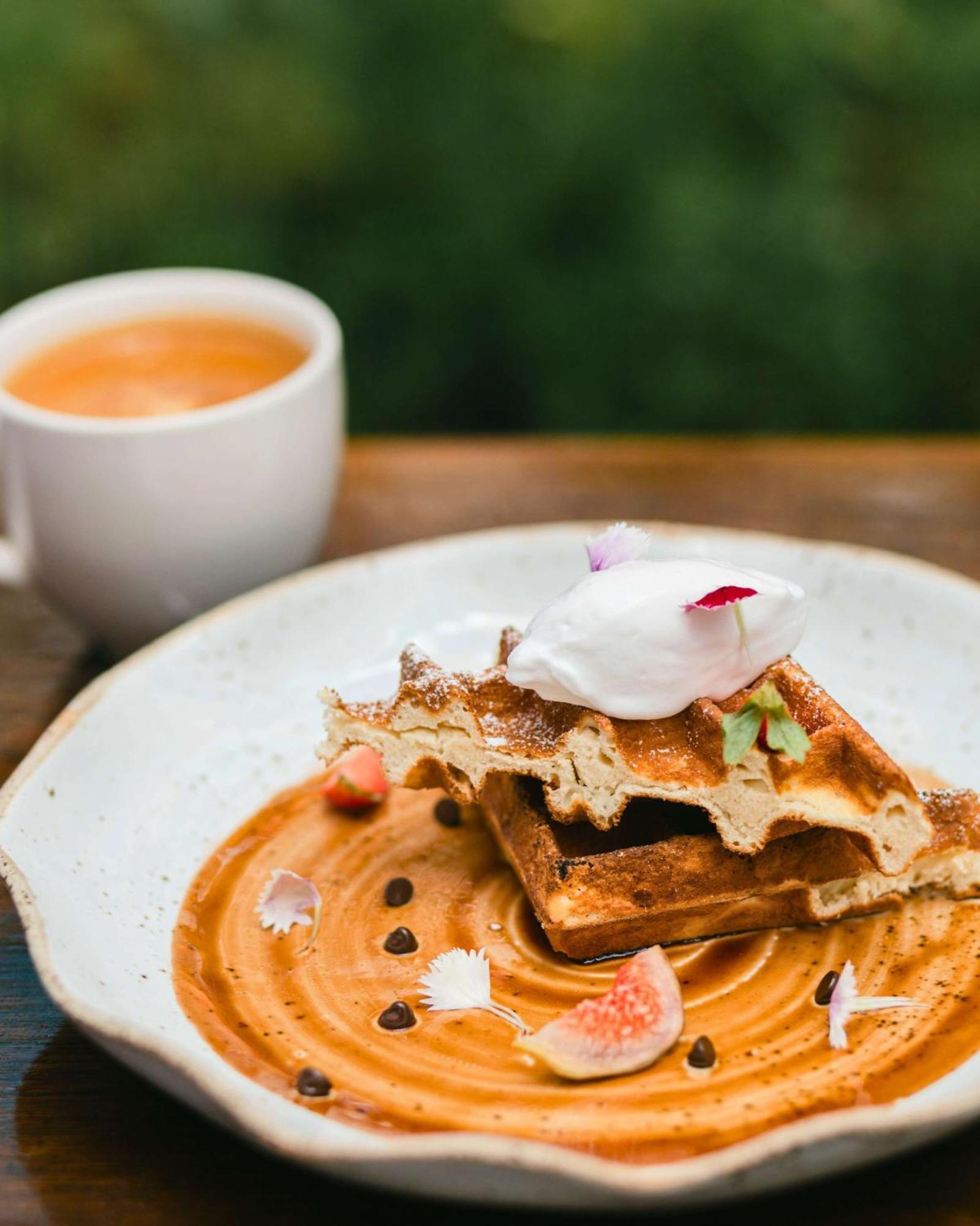 Hyatt Centric Candolim Goa Exterior foto A Belgian waffle